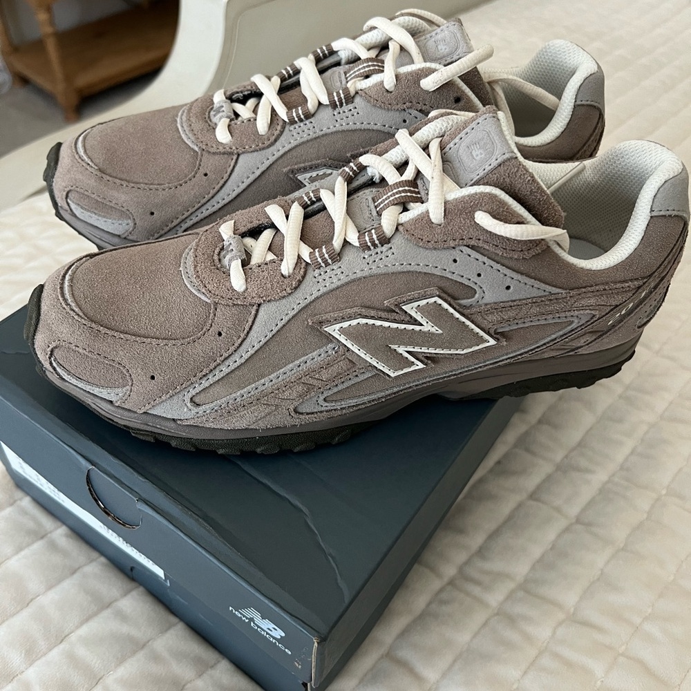 New New Balance 204l Mushroom Unisex